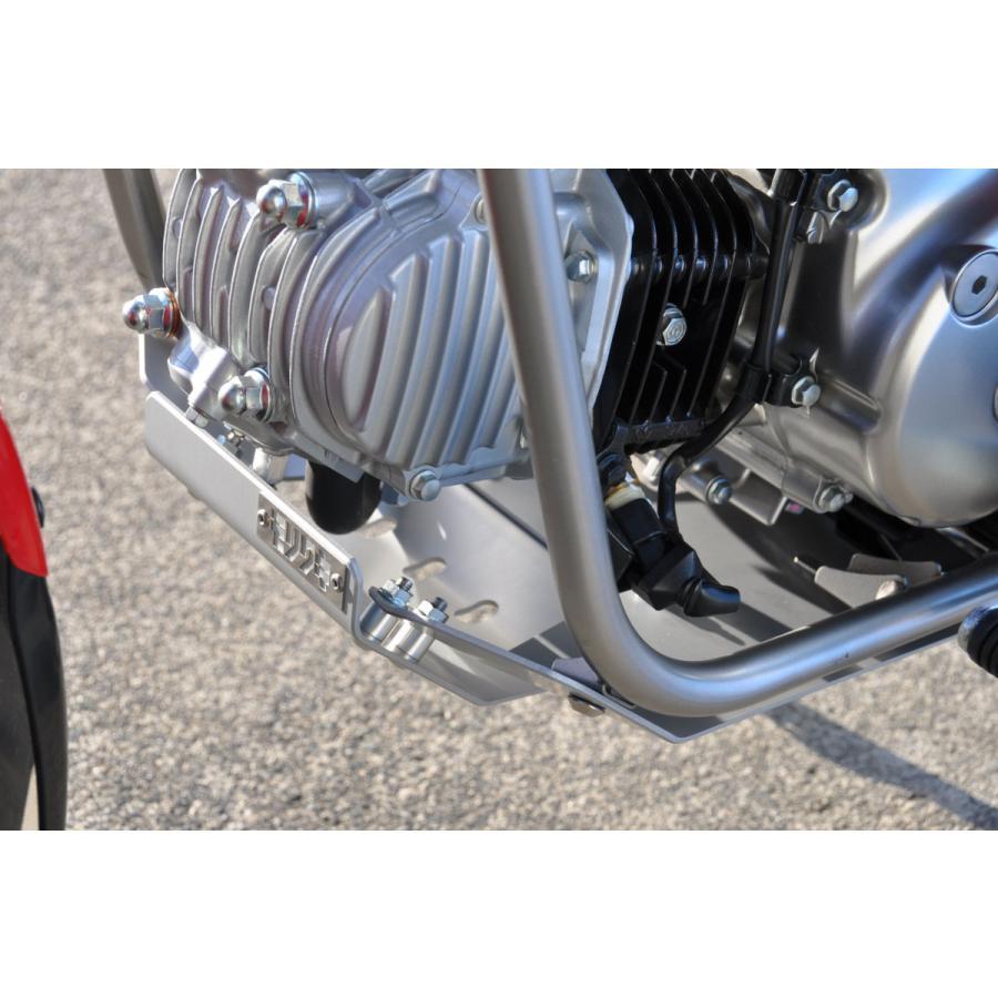 モリワキエンジニアリング MORIWAKI スキッドプレート SILVER CT125 20-22 64150-201S8-10の画像