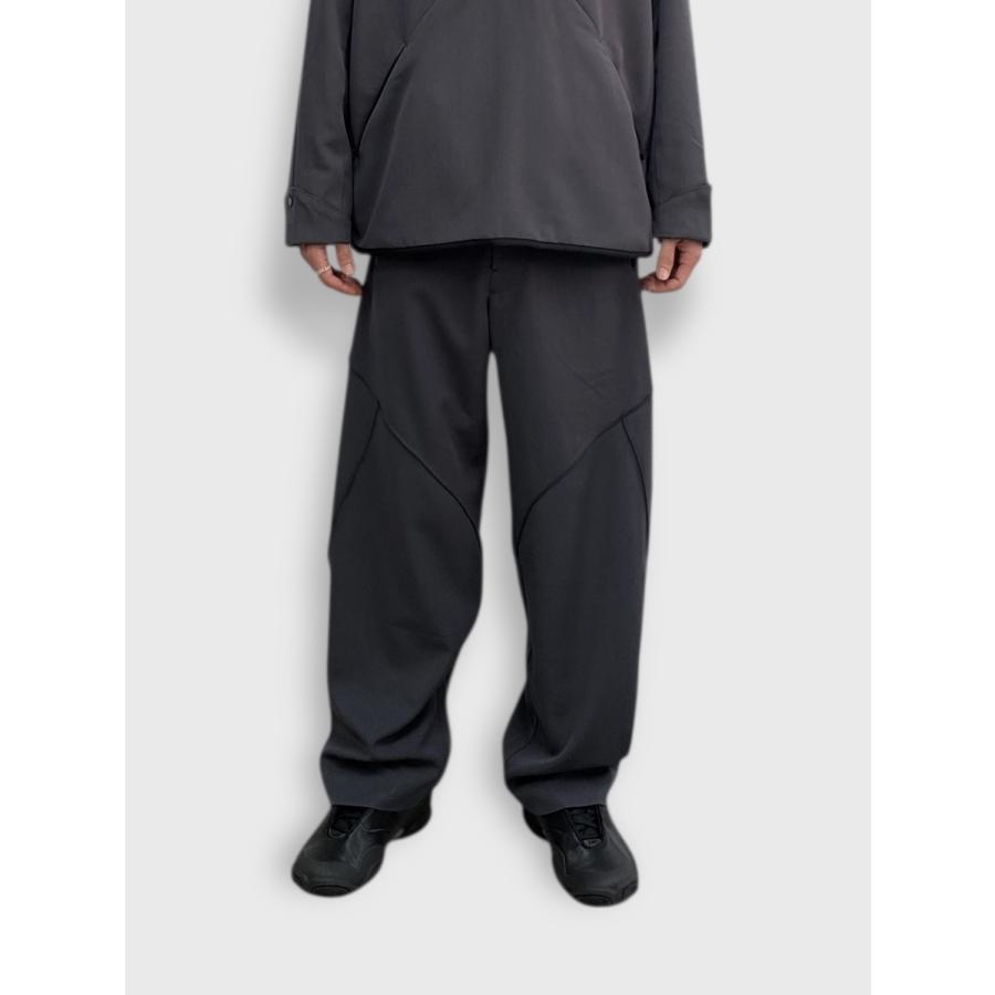bal × ii_iiiiiiii TECHNICAL WOOL TROUSERS  ASPHALT / 2026SS bal original ハーフジップ プルオーバーの画像