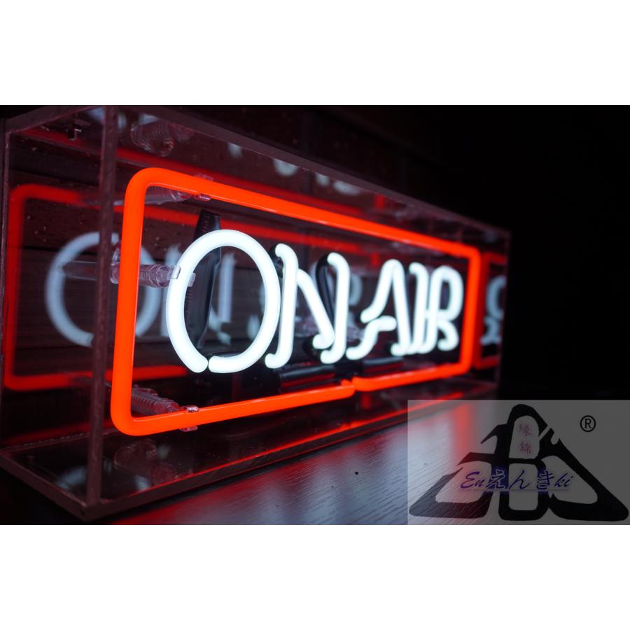ネオン看板 ガラス製 放送中サイン 白文字 赤枠ホワイト文字 スタジオ