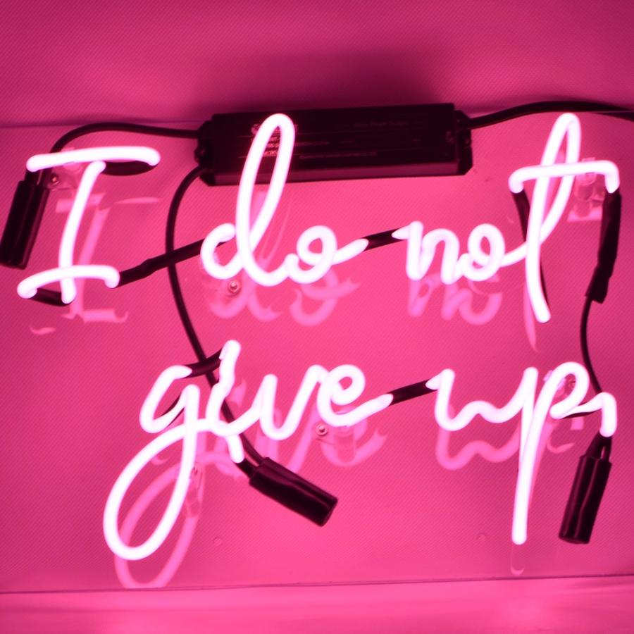ネオン サイン TN207『I DO NOT GIVE UP』NEON SIGNネオン管、ディスプレイ ボード、カフェ、喫茶店、広告用看板、クラブ インテリア　13*8ンチ