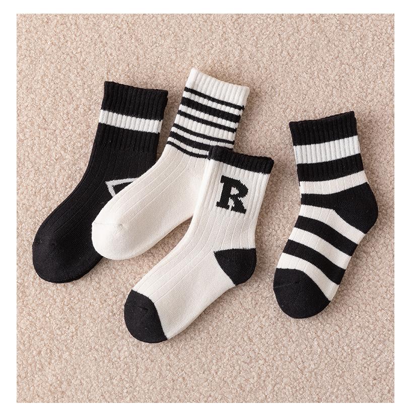 子供用 靴下 シンプル 無地 カラー 厚手 暖かい おしゃれ 可愛い かわいい 子供 キッズ 女の子 女児 1 12歳 ４点セット 運動 黒白 人気商品 裏起毛 Ntw06 Oct ショップ 通販 Yahoo ショッピング