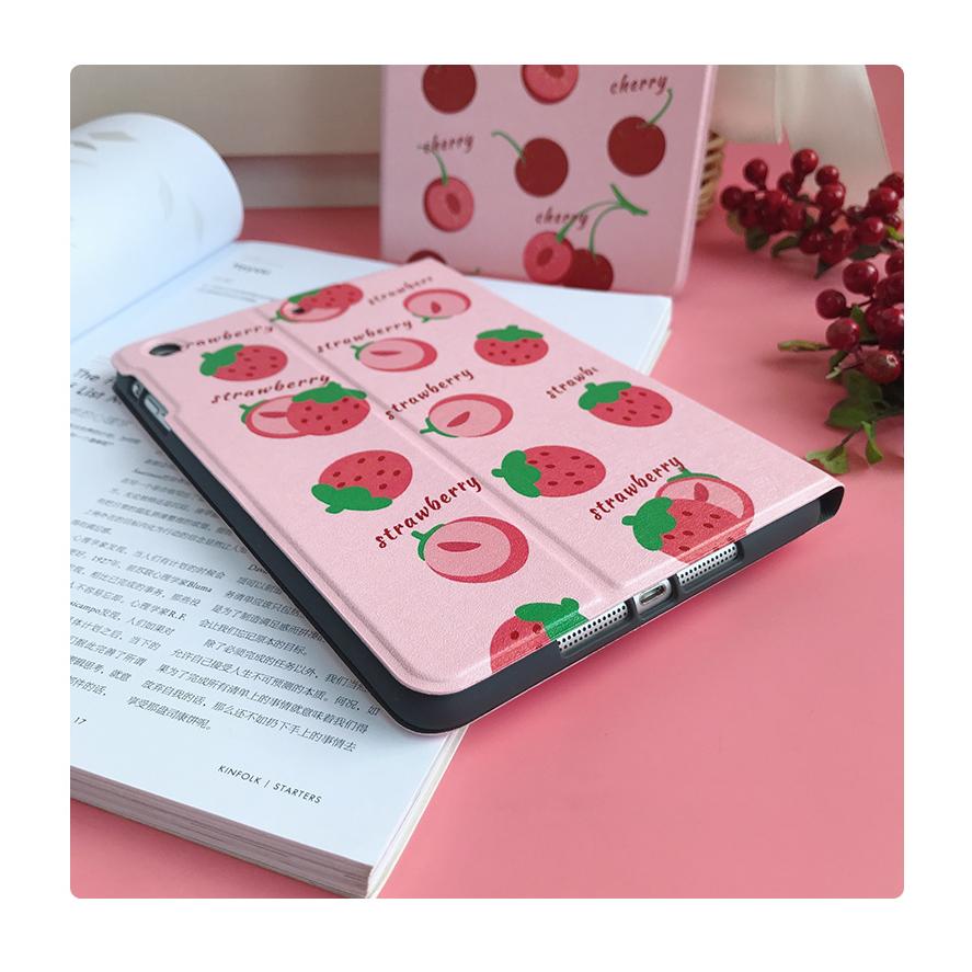 iPadケース 11インチ アイパッドケース 可愛い フルーツ いちご