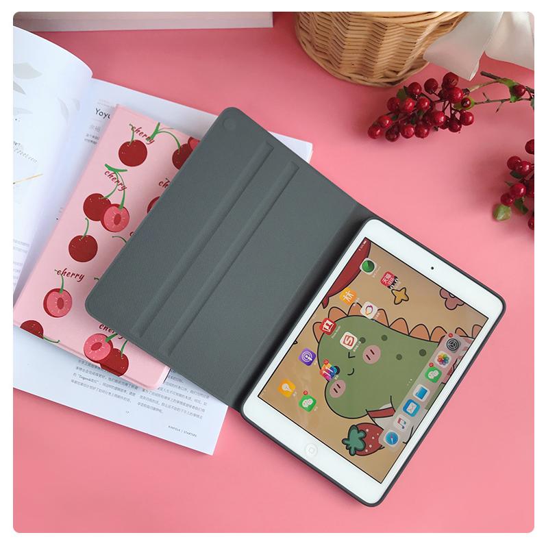 iPadケース 11インチ アイパッドケース 可愛い フルーツ いちご