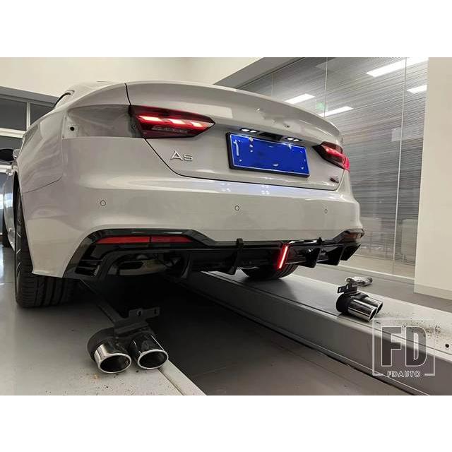 【並行輸入品】アウディ A5 S-LINE フェイスリフト S5 2021-2023 リアバンパーディフューザー スポイラーリップ+マフラーチップ エキゾーストパイプキットの画像