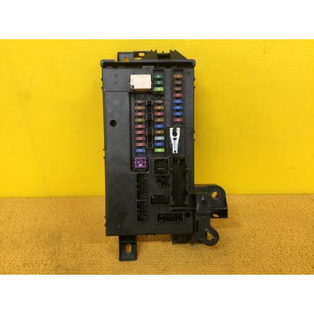 タント 2018年 タントカスタムRS DBA-LA600S 室内ヒューズボックス