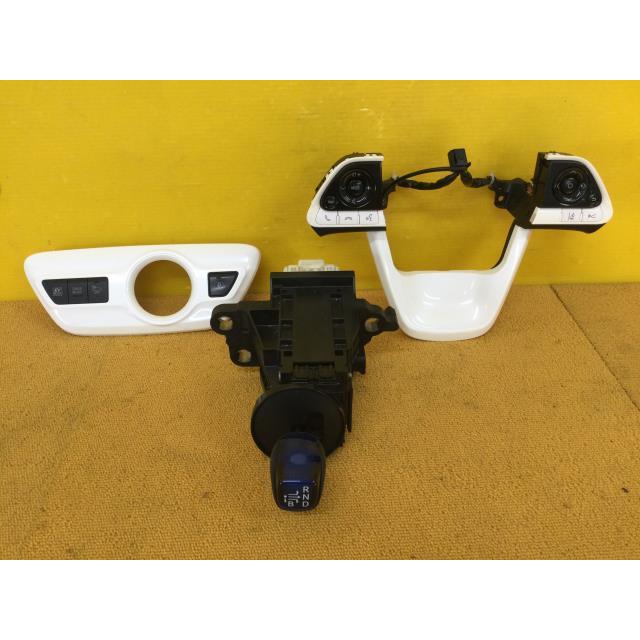 プリウス 50 プリウス DAA-ZVW55 内装 ホワイトパネル ステアリング 