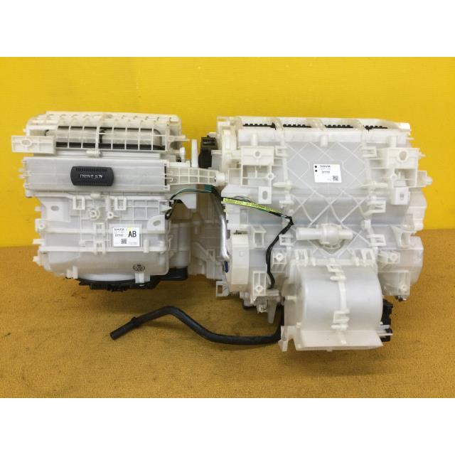 プリウス DAA-ZVW55 A/Cクーリングユニット ヒーター一体 87050