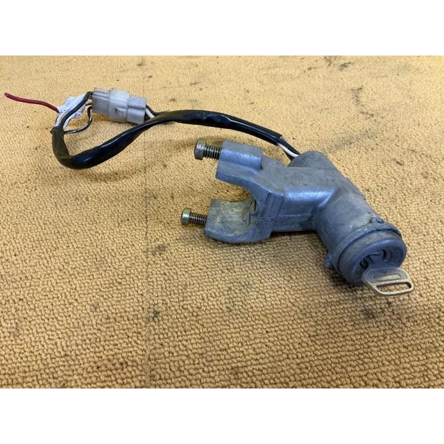ジムニー V-JA11V イグニッションスイッチ キーシリンダー 37100-85210