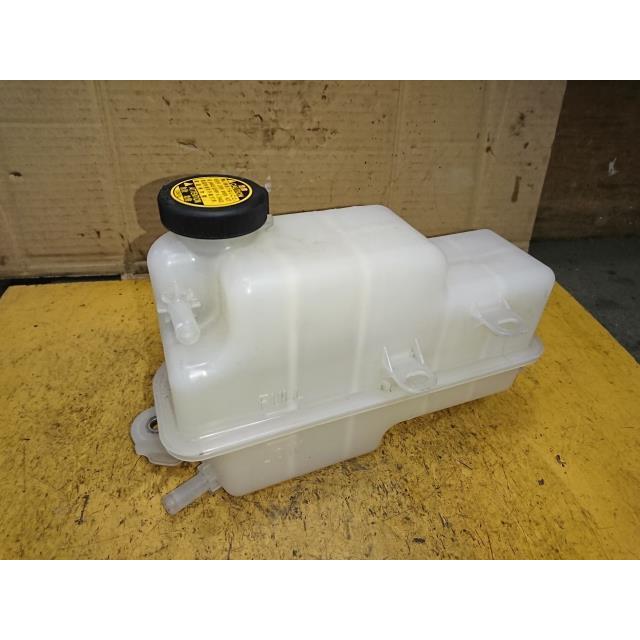 アルファード DBA-ANH25W ラジエータリザーブタンク 2400 240X アルファード DBA-ANH25W ラジエータリザーブタンク 2400 240X