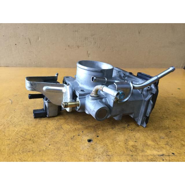 フィット DBA-GE6 スロットルボディ 1300 G L13A-E NH624P 白 16400