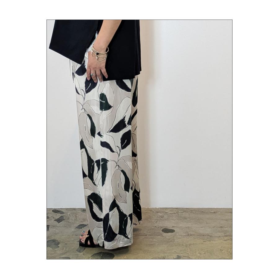 SACRA（サクラ） MODERN LEAVES PANTS（モダン リーフ パンツ