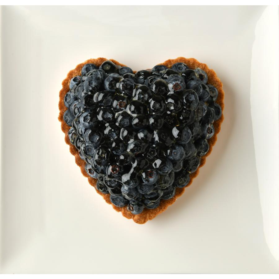 誕生日ケーキ ブルーベリータルト ハート型 : フランス食堂 oeuf (ウフ