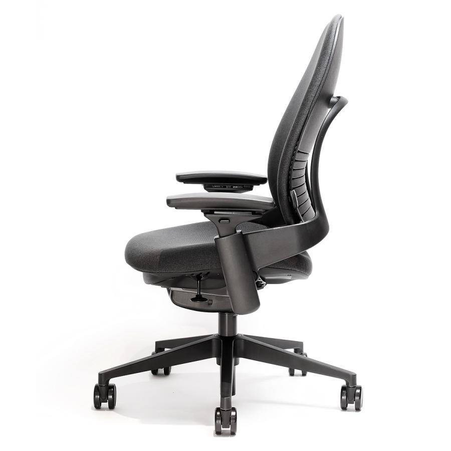 Steelcase / Leap(リープ)V2/ ブラックフレーム/ アジャスタブル Steelcase / Leap(リープ)V2/ ブラックフレーム/ アジャスタブル