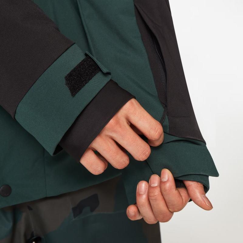 OAKLEY ○ TNP TBT INSULATED JKT HUNTER GREEN BLACKOUT S OAKLEY ○ TNP TBT INSULATED JKT HUNTER GREEN BLACKOUT S