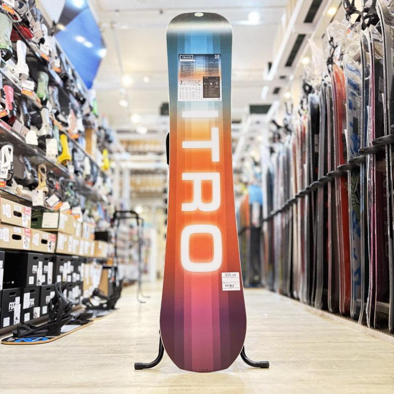 即納】 メンズ スノーボード 板 型落ち NITRO TEAM 155cm 24-25