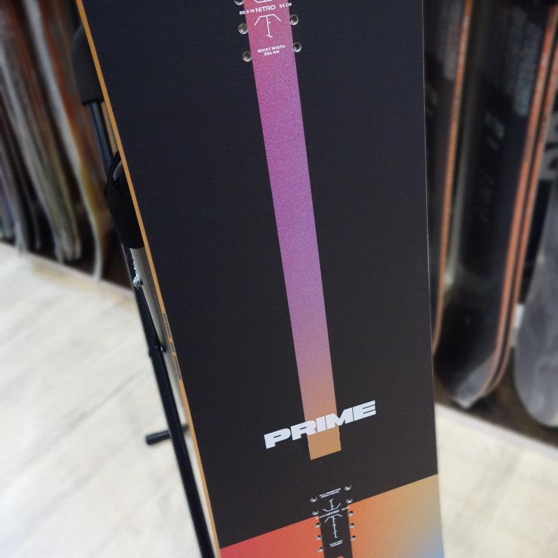 即納】 メンズ スノーボード 板 型落ち NITRO PRIME CHROMA CAM-OUT