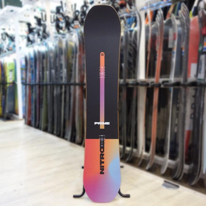 即納】 メンズ スノーボード 板 型落ち NITRO PRIME CHROMA CAM-OUT