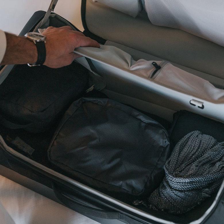 Trimmers Solstice Rolling duffle 30 トリマーズ USA スーツケース ハードケース キャリーケース 84L 大きい 大型 海外旅行 ポリカーボネート製 アルミ素材の画像