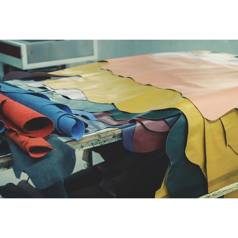 muon Totebag THE Tote ムオン トートバッグ ミニマル シンプル 洗練 スタイリッシュ かっこいい おしゃれ 本革 上品 大人バッグ 自立するバック ビジネスバッグの画像