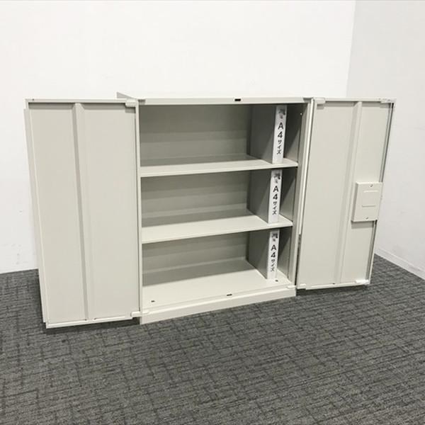オカムラ 両開き書庫 レクトライン W900×D400×H1100 ライトスモーク 3段収納 ベース付 スチール書庫 中古 CR-869259Bの画像