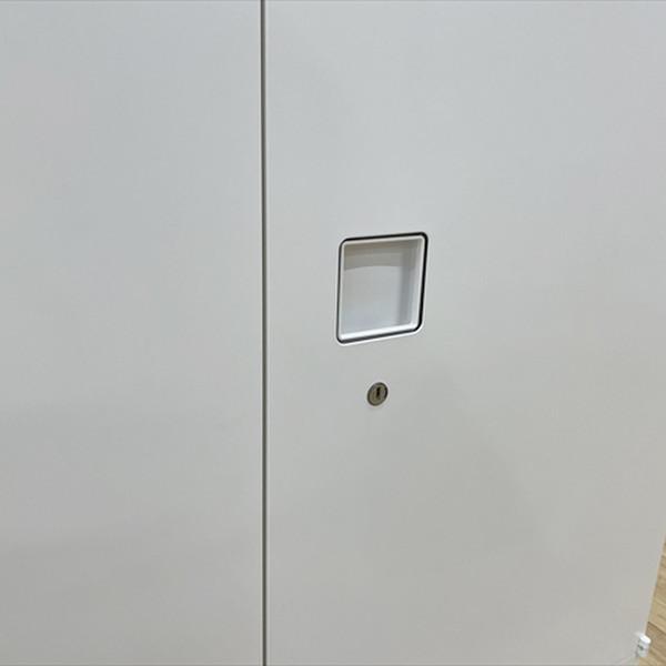 オカムラ 両開き書庫 レクトライン スチール製 W900 H950 ホワイト 中古 CR-880652Bの画像