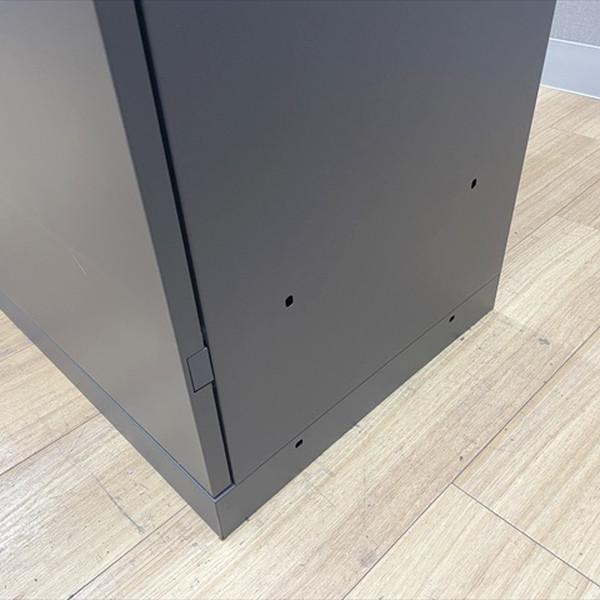 イトーキ 両開き書庫 エスキャビネット ダイヤル式 鍵作成不可 W900 H1100 スチールキャビネット ブラック 中古 CR-880849Bの画像