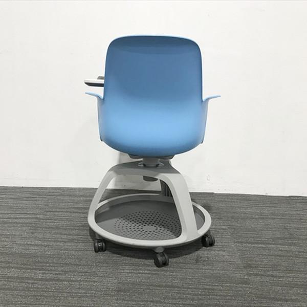 Steelcase ミーティングチェア 肘付 ノード トライポッドベース Steelcase ミーティングチェア 肘付 ノード トライポッドベース