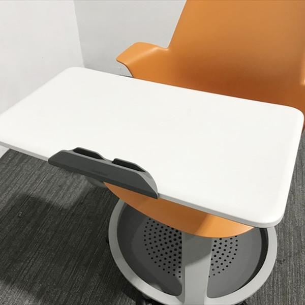 Steelcase ミーティングチェア 肘付 ノード トライポッドベース Steelcase ミーティングチェア 肘付 ノード トライポッドベース