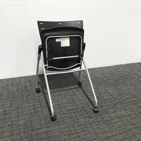 スタッキングチェア 肘無 マノス キャスター付 イトーキ ブルー 中古 IS-873245Bの画像