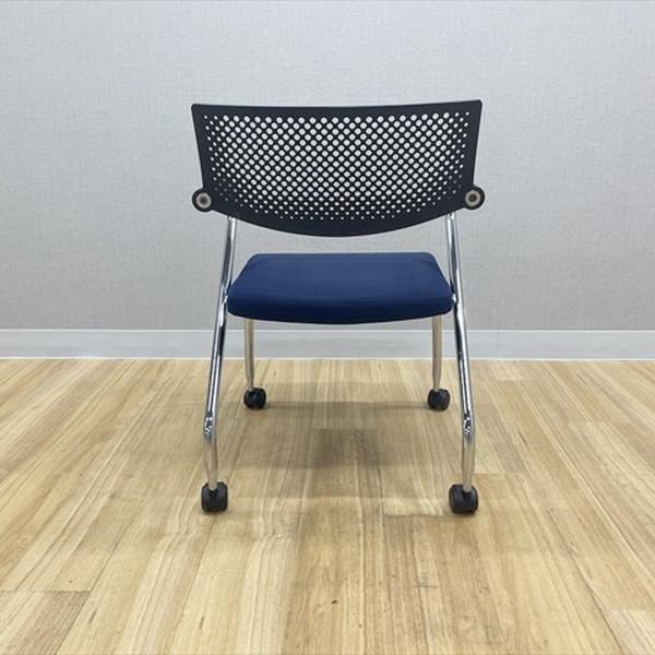 vitra. スタッキングチェア 肘付 ビザロール2 キャスター付 会議
