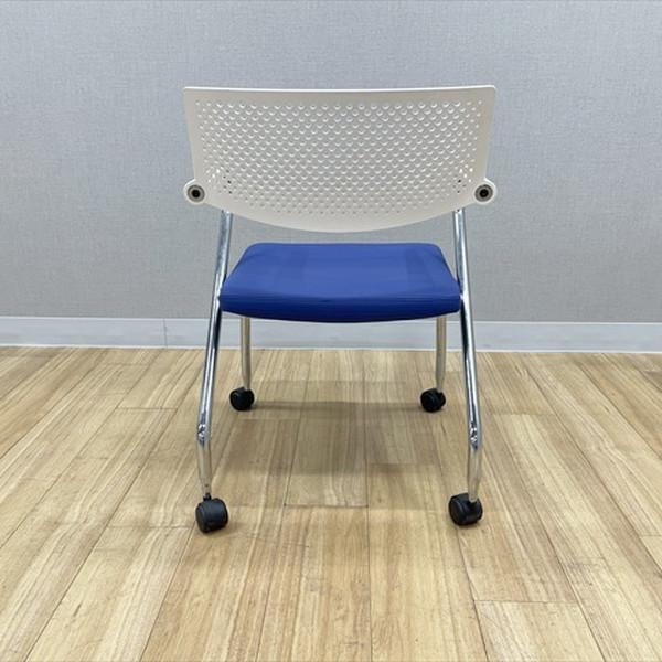 Vitra スタッキングチェア 肘付 ビザロール2 キャスター付 ミーティングチェア ヴィトラ ブルー 中古 IS-880461Bの画像