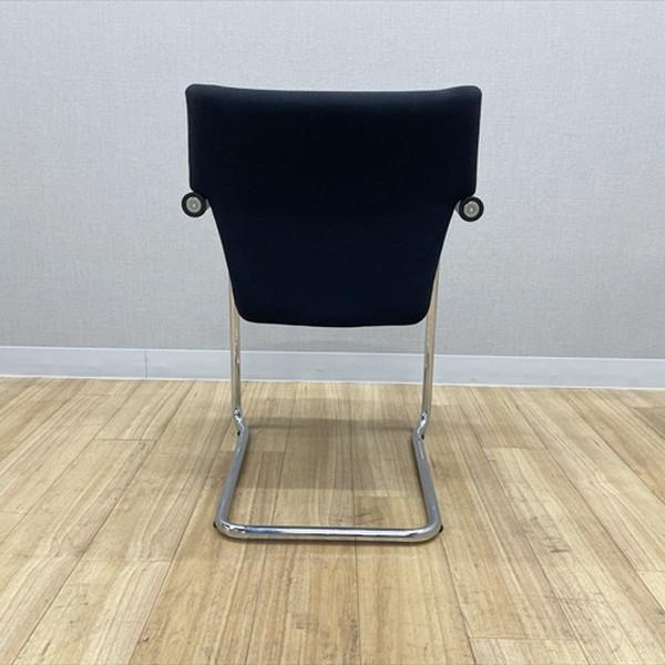 vitra.（ヴィトラ） Vitra スタッキングチェア 肘付 ビザストライプ 