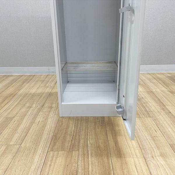 豊国工業 1人用ロッカー TLK型 鍵付き ホワイトグレー シリンダー錠 更衣ロッカー ハンガーパイプ・網棚付 TLK-S1 中古 LK-880796Bの画像