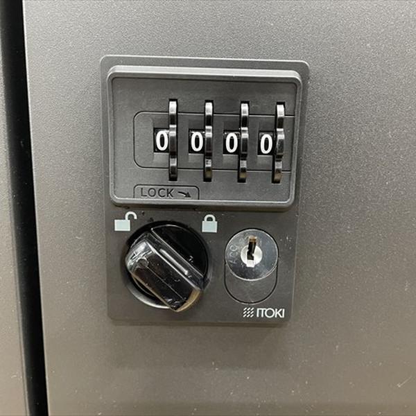 パーソナルロッカー 8人用 2列4段 サフィ 鍵付き ダイヤル錠 イトーキ ブラック 中古 LM-880404B_8