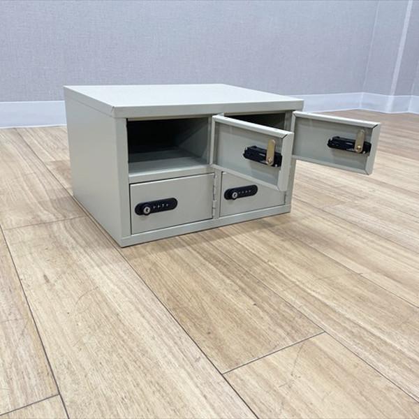 EIKO 貴重品ロッカー 4人用 2列2段 LK-30 鍵付き ダイヤル錠 エーコー グレー 中古 LV-880170Bの画像