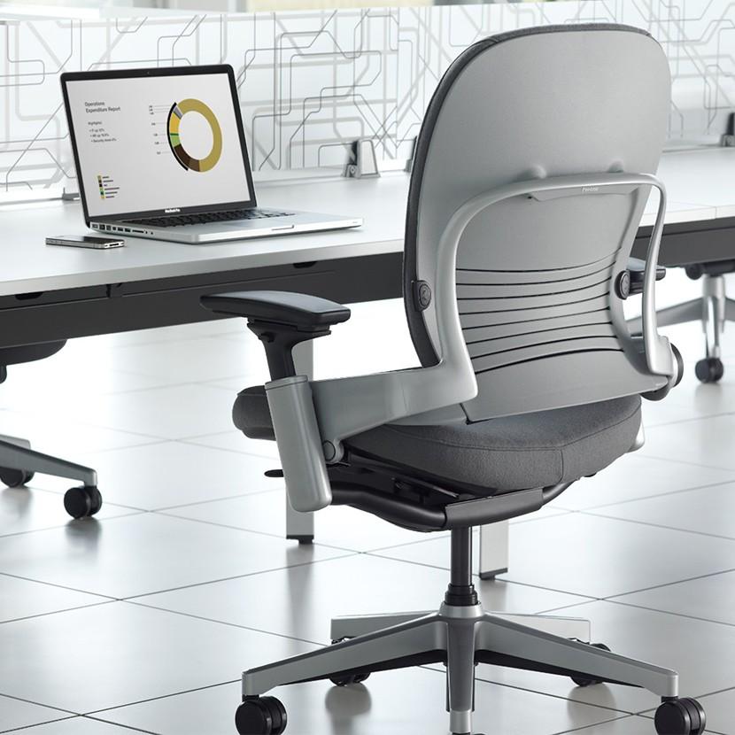 3月中旬入荷予定 リープ Apモデル Leap ブラックフレーム 背座クロス張り スチールケース Steelcase Leap apvp J501 J501 オフィス家具通販のオフィスコム 通販 Paypayモール