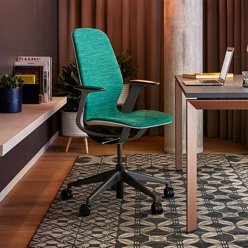 スチールケース シルク Steelcase SILQ オフィスチェア プラチナムソリッド/マール ニューブラックハーレー 418A000PM-F2 固定アーム オフィス 椅子の画像