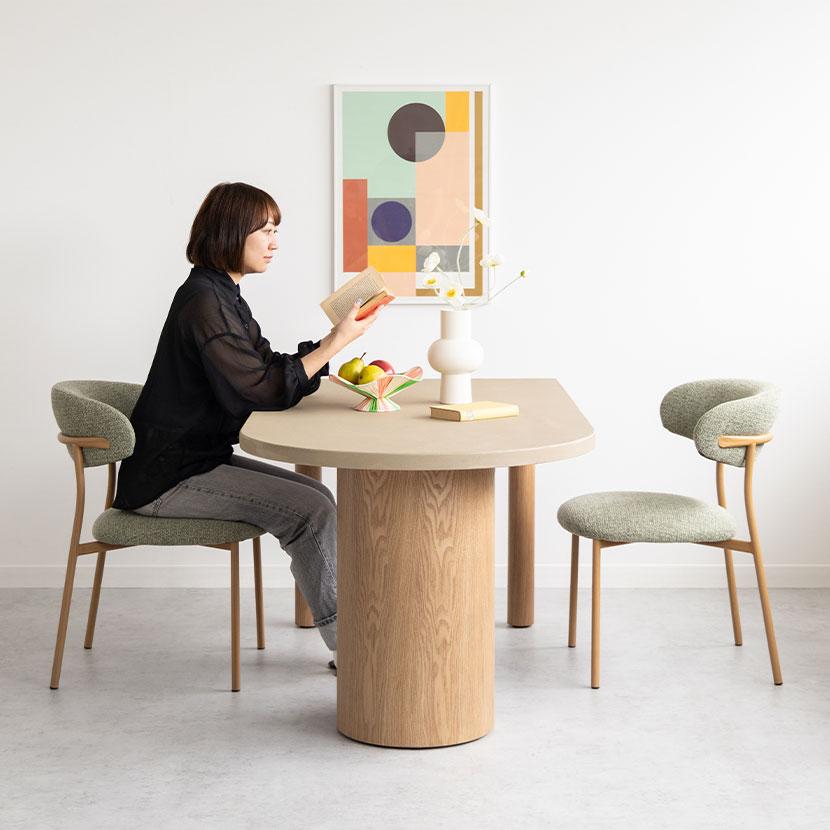 モダンなコンクリート風楕円形テーブル オフィスコム 設置無料 変形半円 ダイニングテーブル 楕円形 モルタル