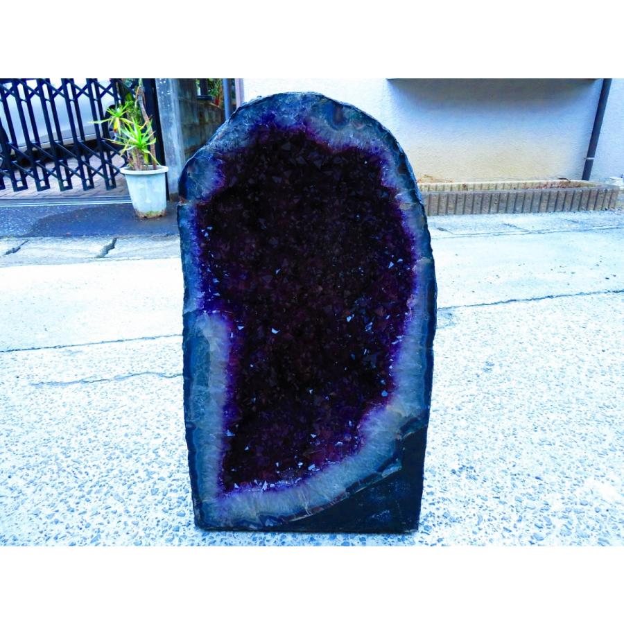 アメジストドームtr32913★超強パワー★濃い濃い超迫力★限定品ウルグアイ産★天然水晶宝石★超巨大95kg★高さ620mm