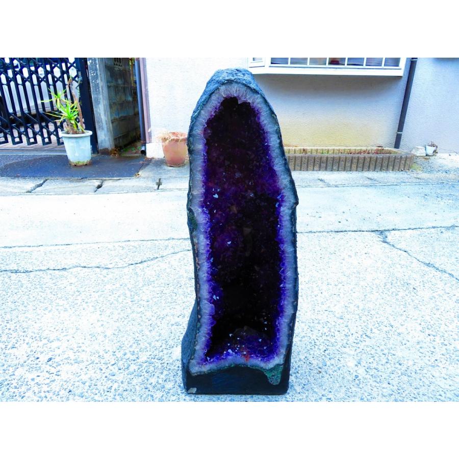 アメジストドームtr32915★超強パワー★濃い濃い超迫力★限定品ウルグアイ産★天然水晶宝石★超巨大95kg★高さ740mm