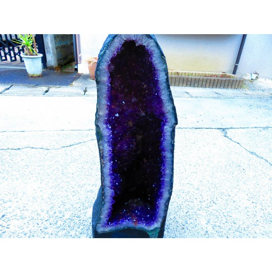 アメジストドームtr32915★超強パワー★濃い濃い超迫力★限定品ウルグアイ産★天然水晶宝石★超巨大95kg★高さ740mm_1