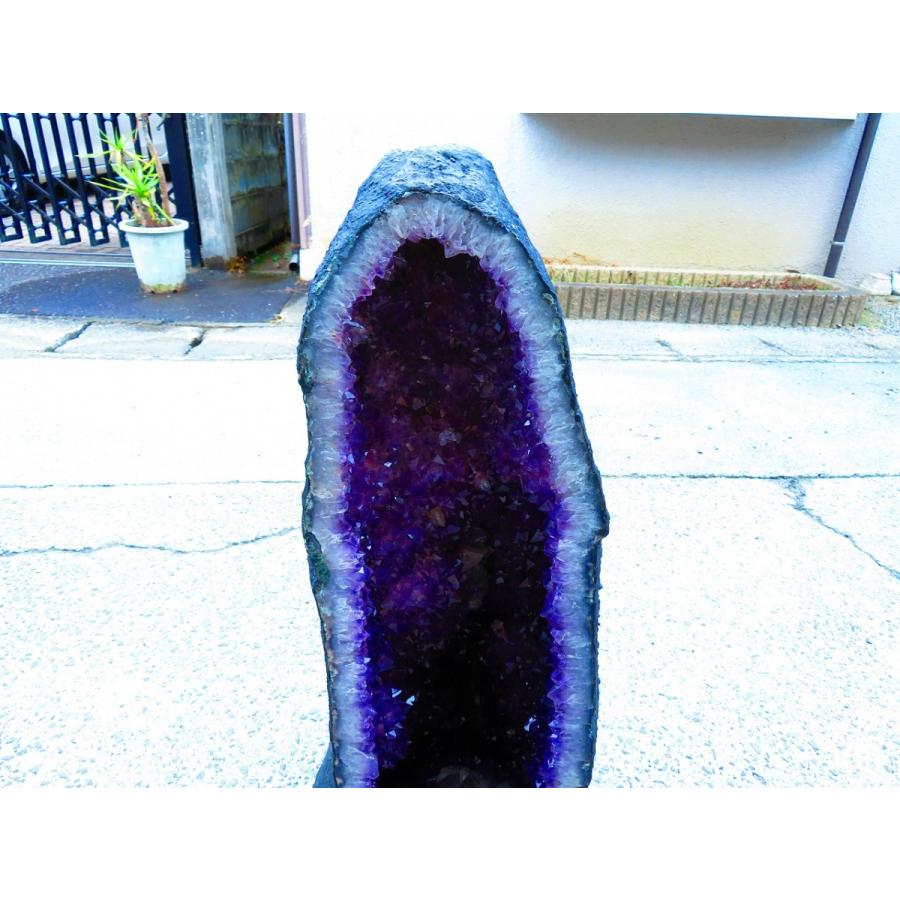 アメジストドームtr32915★超強パワー★濃い濃い超迫力★限定品ウルグアイ産★天然水晶宝石★超巨大95kg★高さ740mm_3