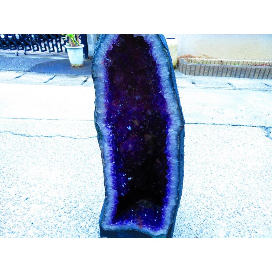 アメジストドームtr32915★超強パワー★濃い濃い超迫力★限定品ウルグアイ産★天然水晶宝石★超巨大95kg★高さ740mm_4