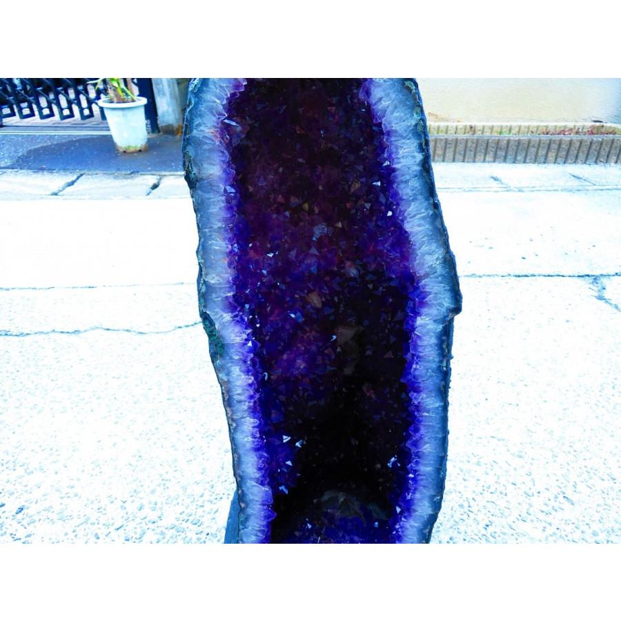アメジストドームtr32915★超強パワー★濃い濃い超迫力★限定品ウルグアイ産★天然水晶宝石★超巨大95kg★高さ740mm_7