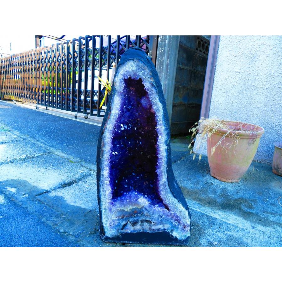 アメジストドームtr33787★超強パワー★濃い濃い超迫力★限定品ウルグアイ産★天然水晶宝石★超巨大90.5kg★高さ610mm