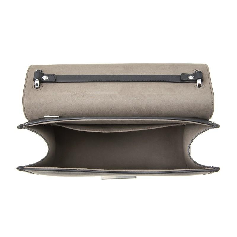 FENDI（フェンディ） バッグ ショルダーバッグ レディース BLACK