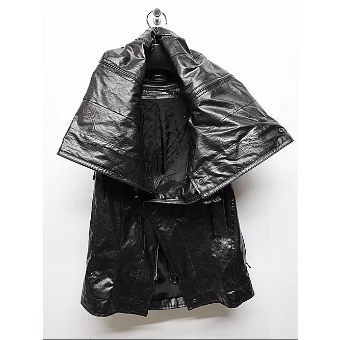 JULIUS・ユリウス/LAMINATED CLOTH VEST2/BLACKの画像