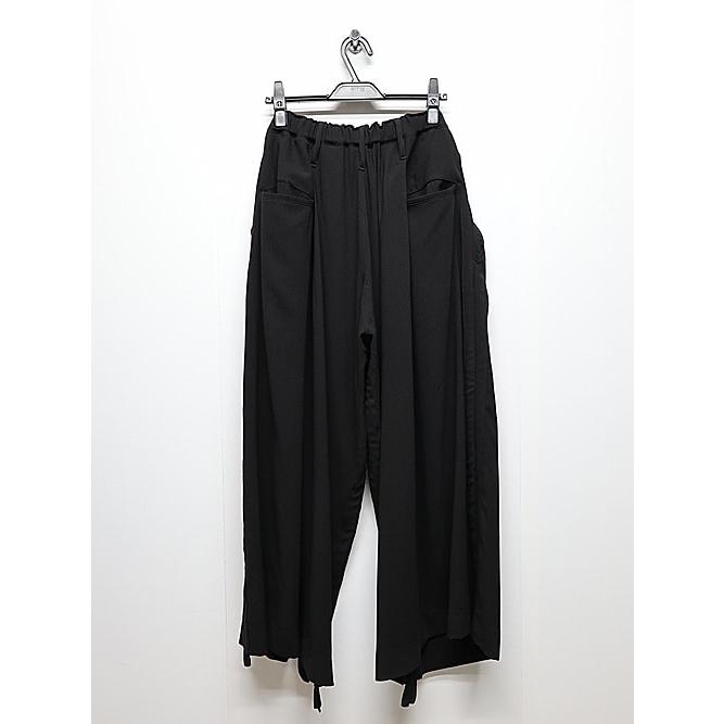 kiryuyrik・キリュウキリュウ/Crape Sharring Wide Tuck Slacks/Blackの画像