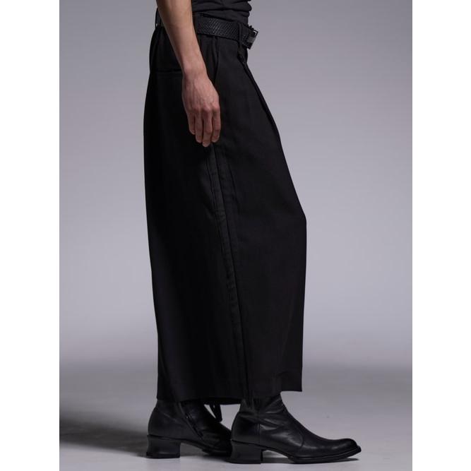 kiryuyrik・キリュウキリュウ/Crape Sharring Wide Tuck Slacks/Blackの画像