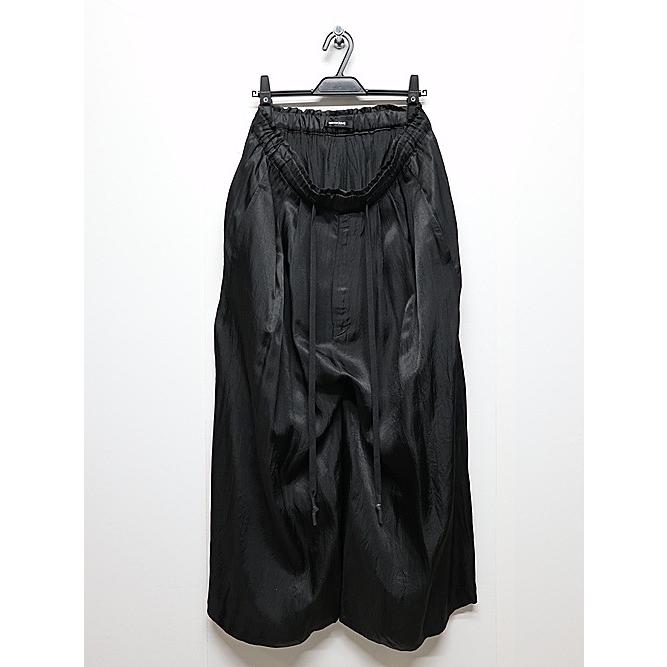 nude:masahiko maruyama ・ヌード:マサヒコマルヤマ/アセテートツイルワイドクロップドイージーパンツ/Black | nude:masahiko maruyama | 02